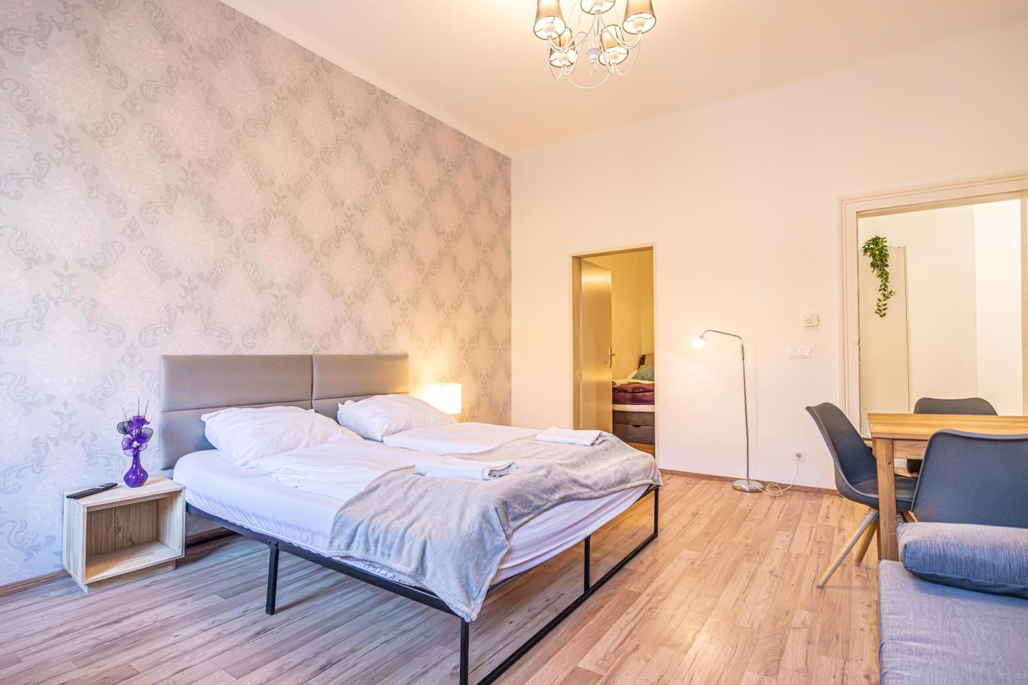 Chic & Modern 1Br Apt, Prime Spot