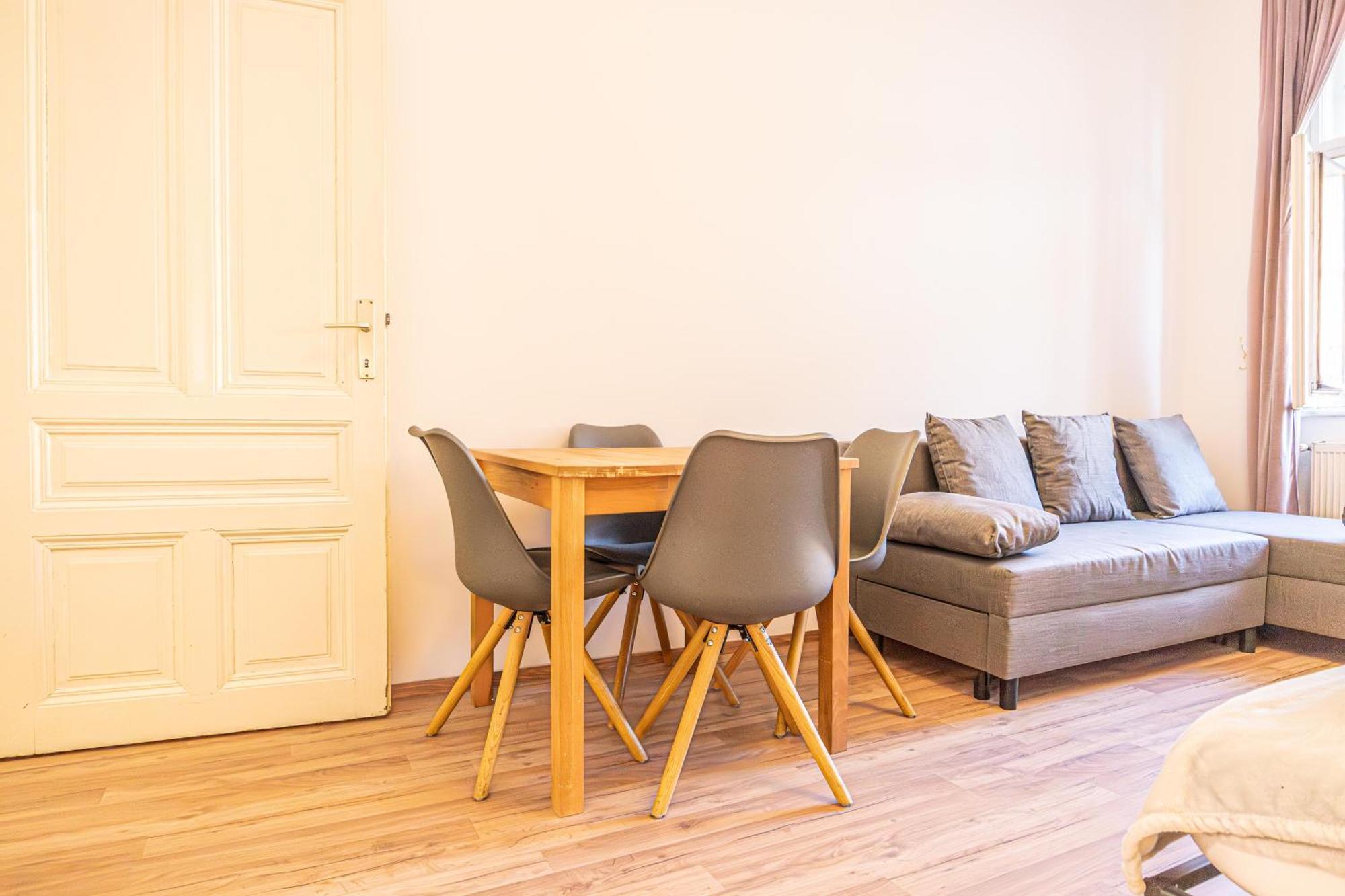 Apartament Living, Suburban Feel 1br Apt. At Prime Spot
